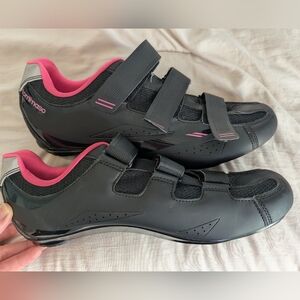 Women's Tommaso Black and Pink Clip-In Cycling Shoes